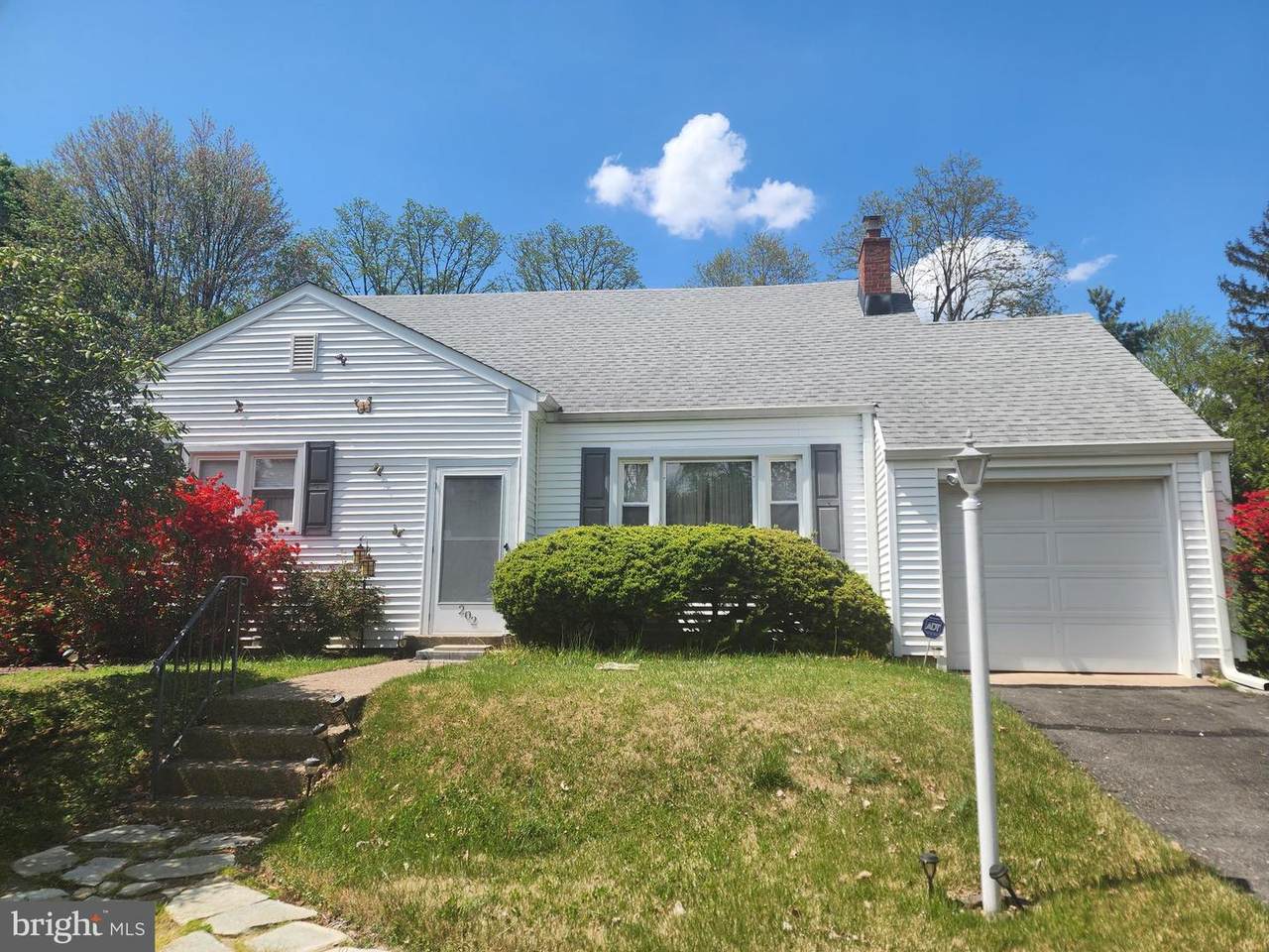 202 Upper Ferry Road - Photo 1