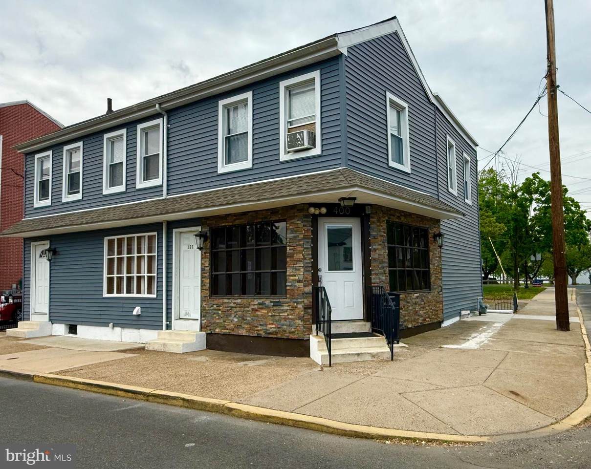 121 Pond Street - Photo 1