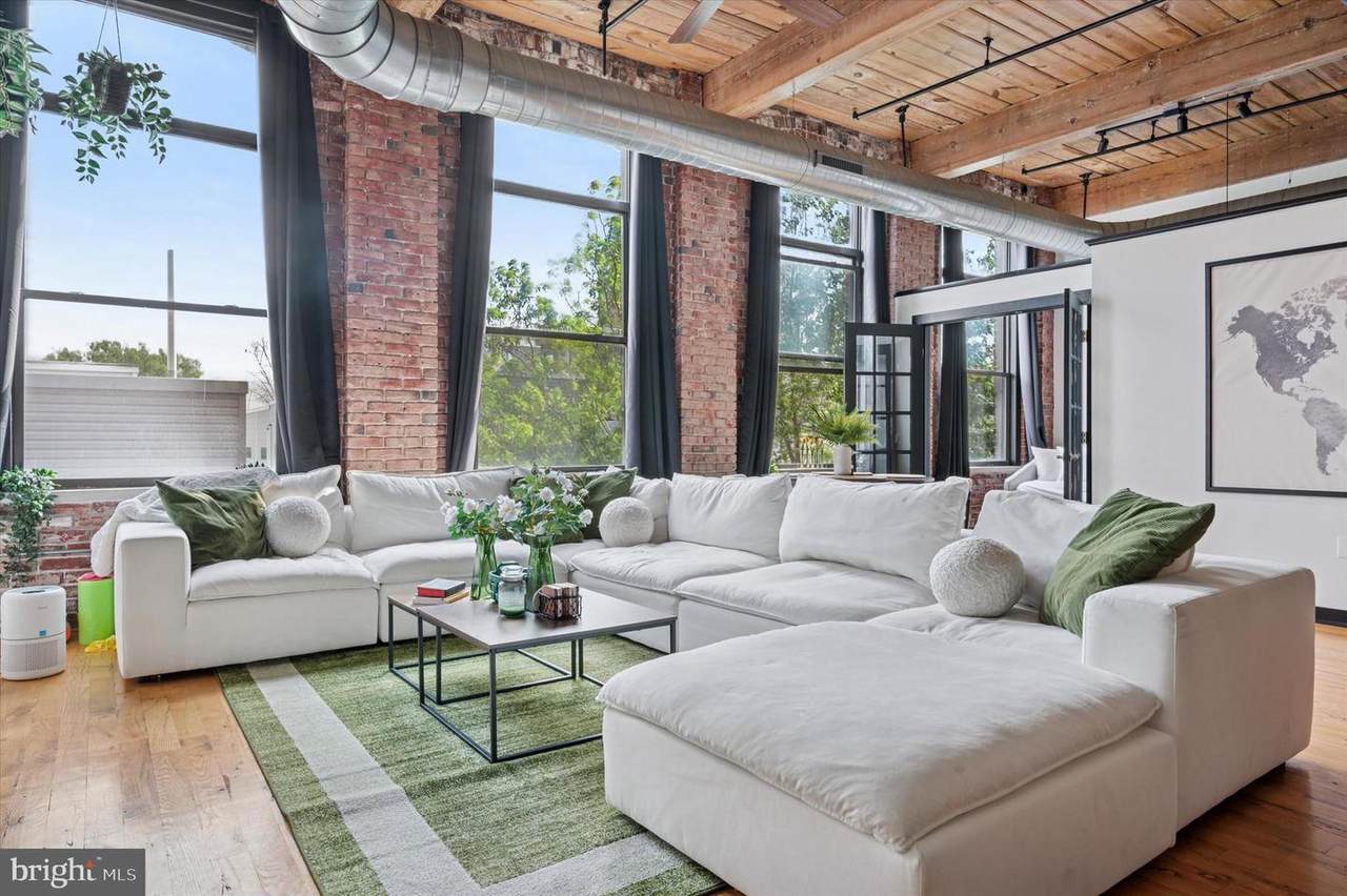 1524 Hancock Street - Photo 1