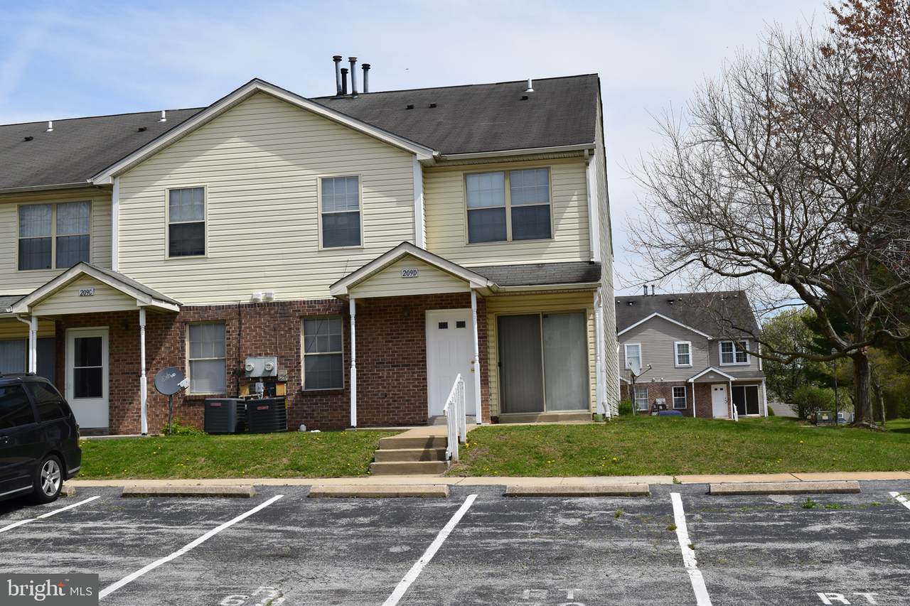 209 Highland Boulevard - Photo 1