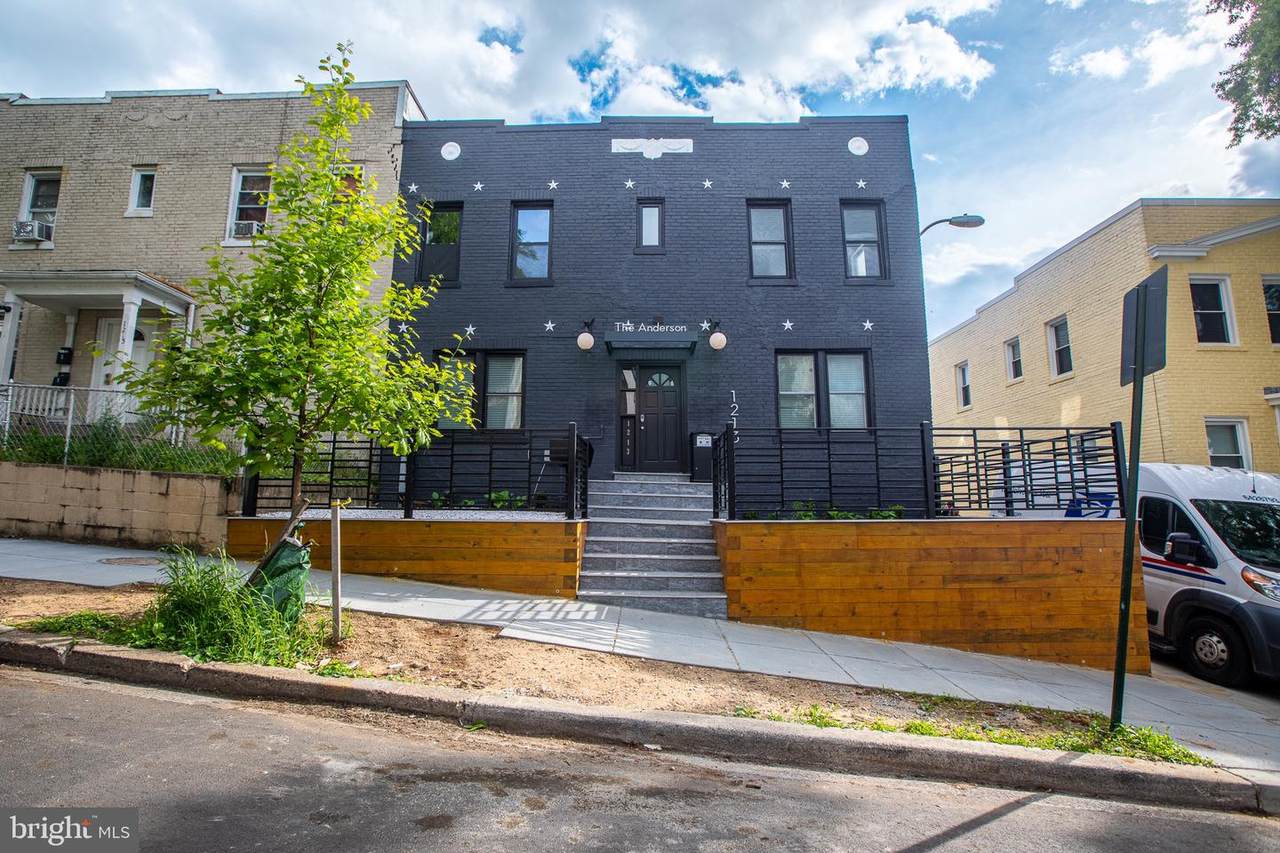 1213 Queen Street - Photo 1
