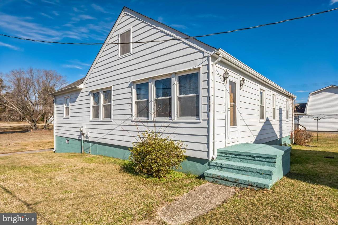 4870 Calvert - Photo 1