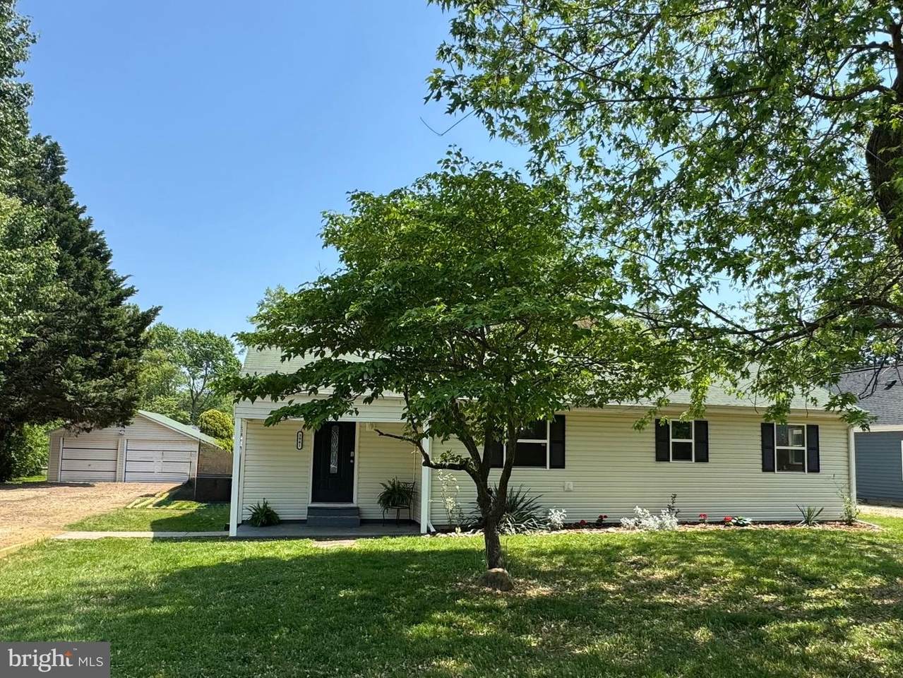 3961 School Street - Photo 1