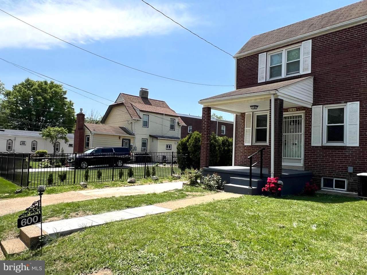 600 32ND STREET - Photo 1