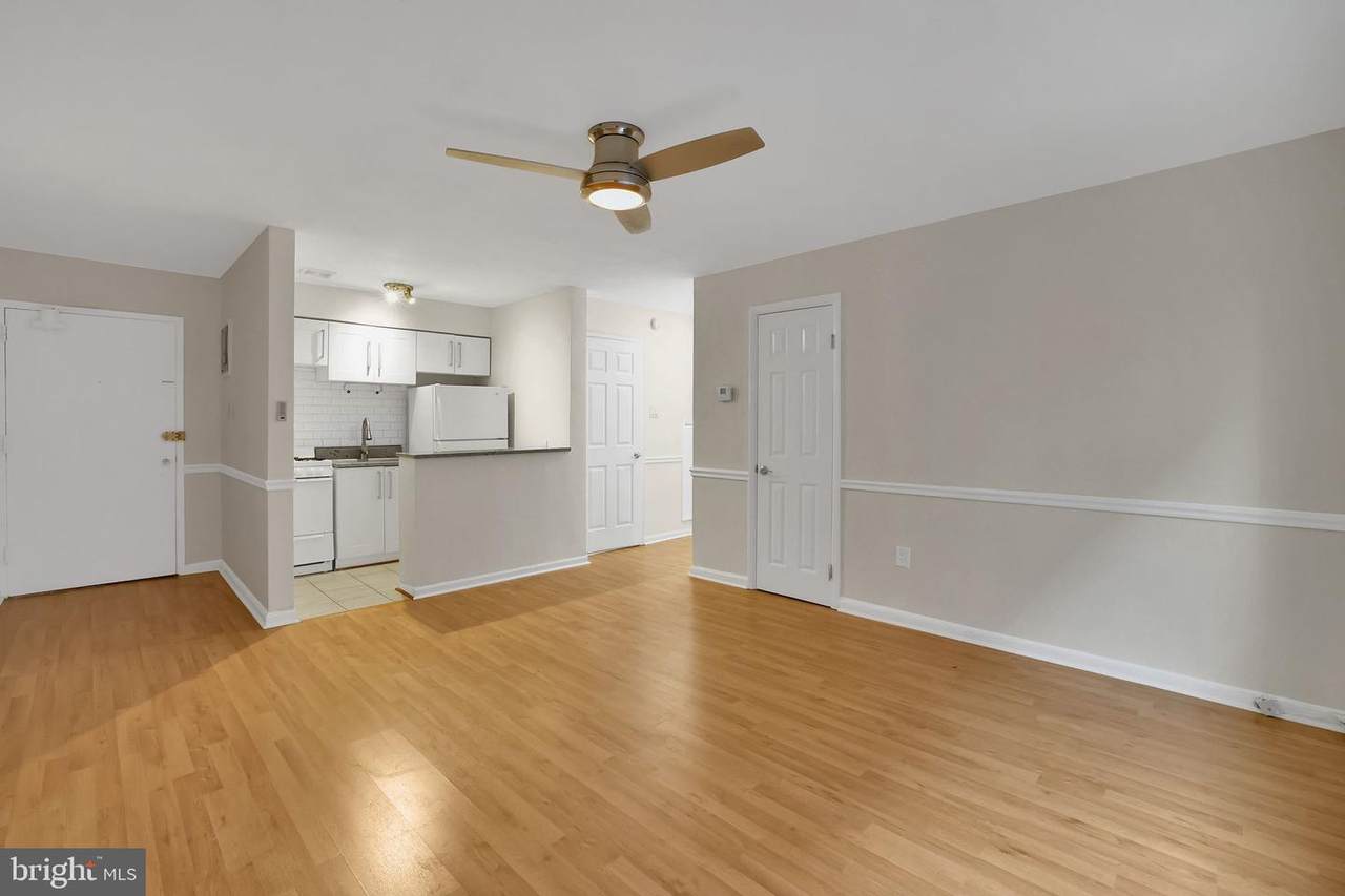 513 12TH Street - Photo 1
