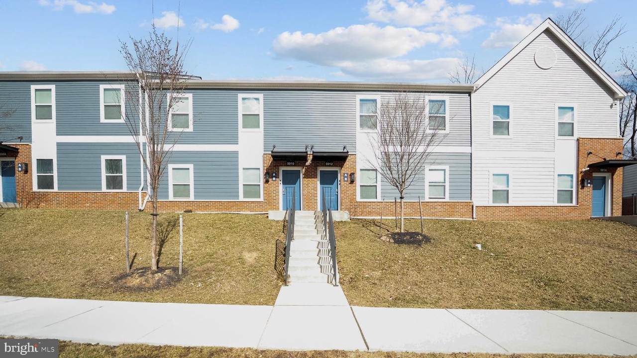 4909 Hamilton Avenue - Photo 1
