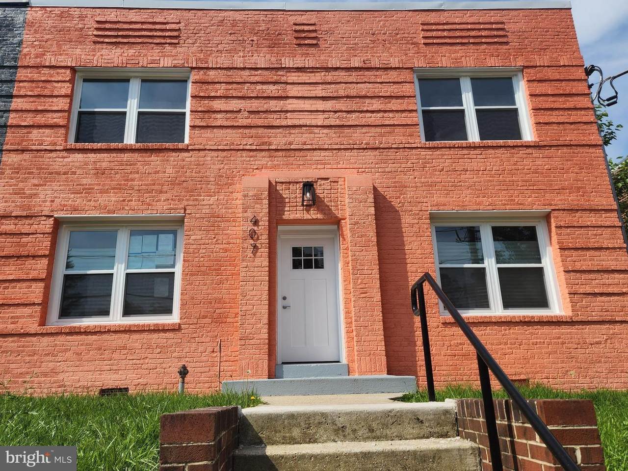 407 Mellon Street - Photo 1