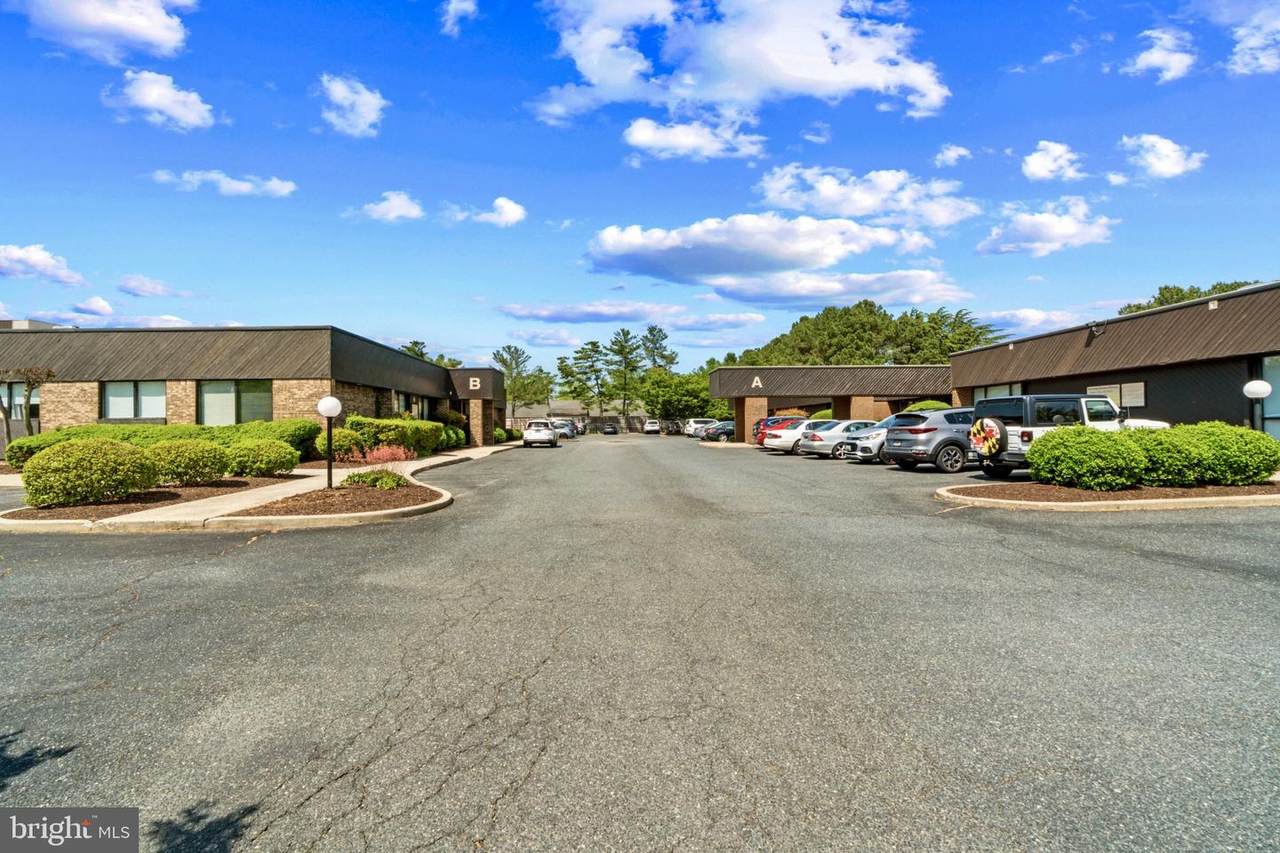 505 Dutchmans Lane - Photo 1