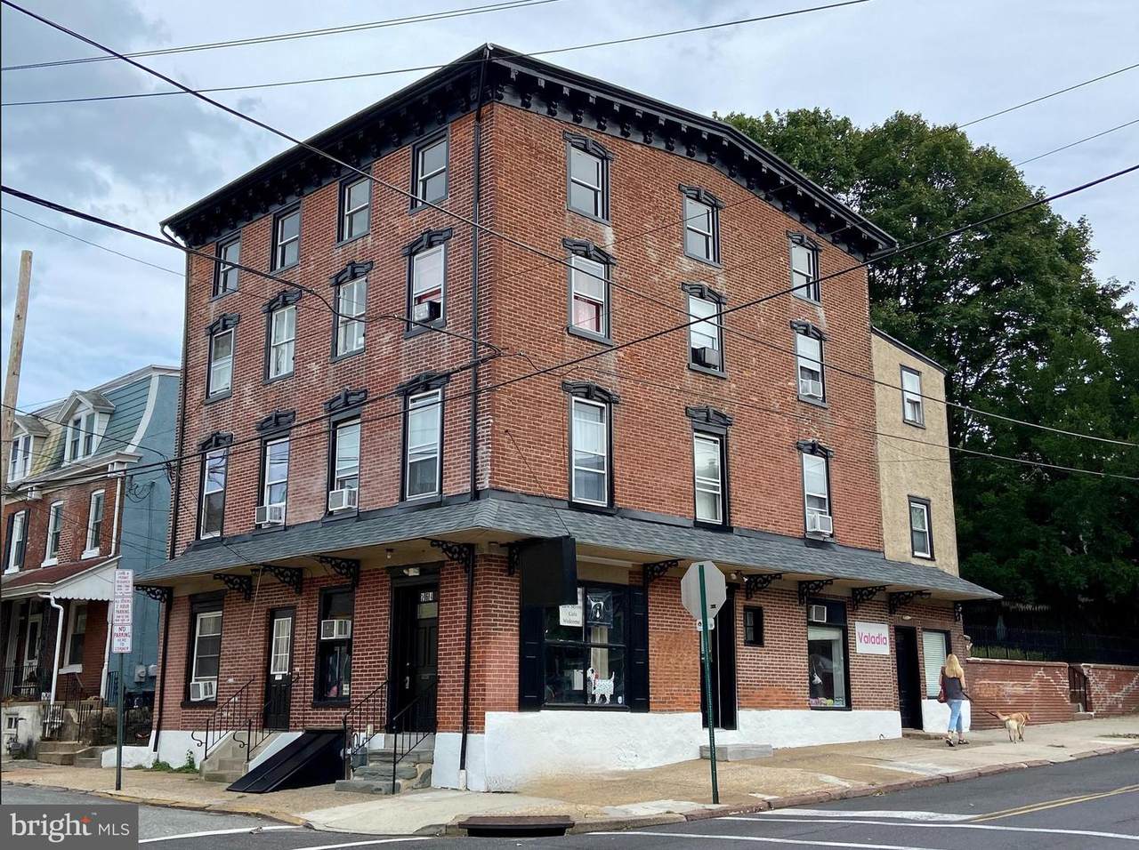 264 Walnut Street - Photo 1