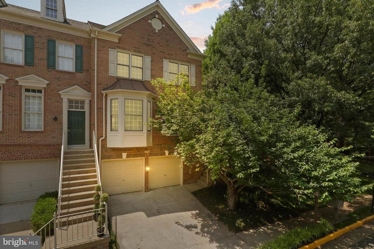 2744 Pembsly Drive - Photo 1