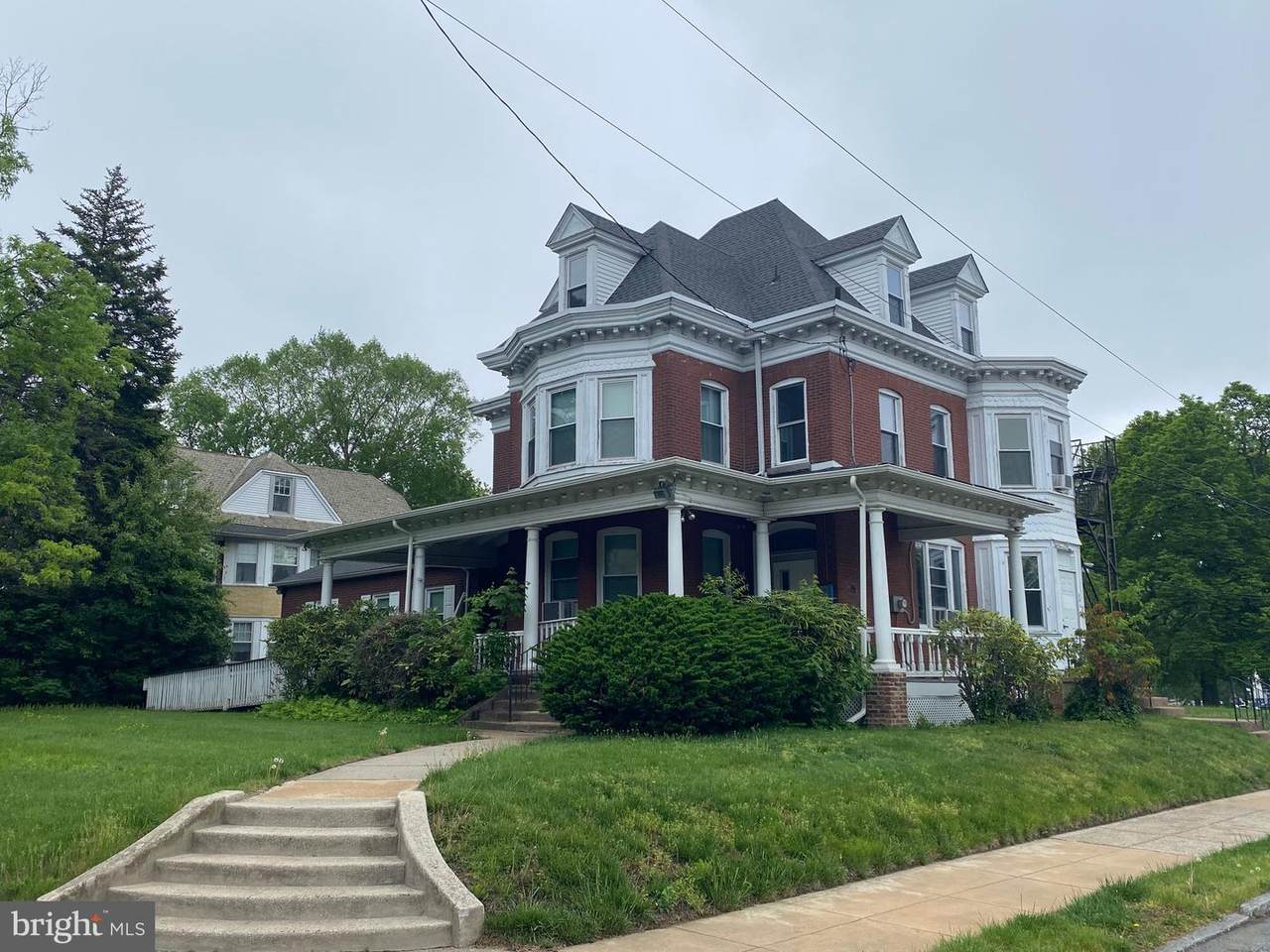 301 19TH Street - Photo 1