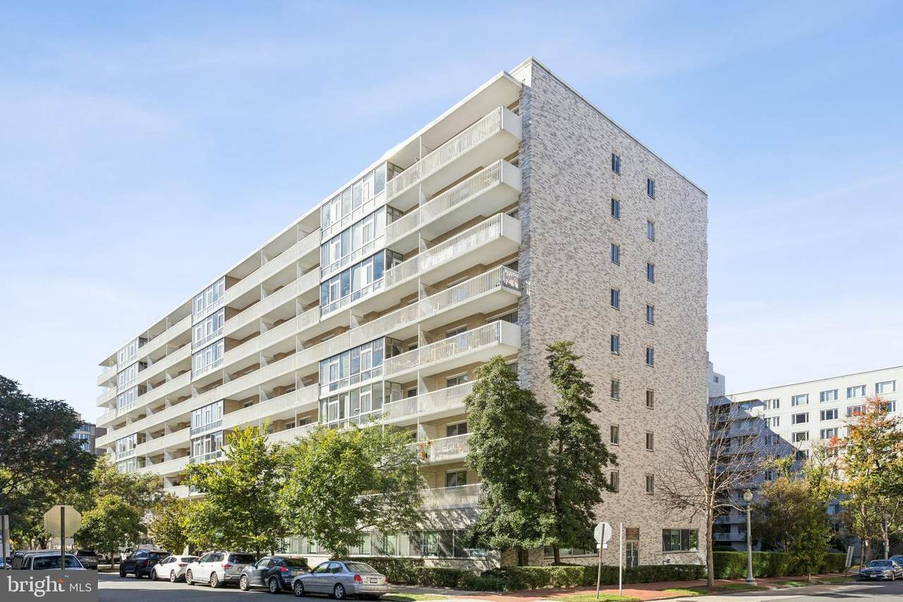 730 24TH Street - Photo 1