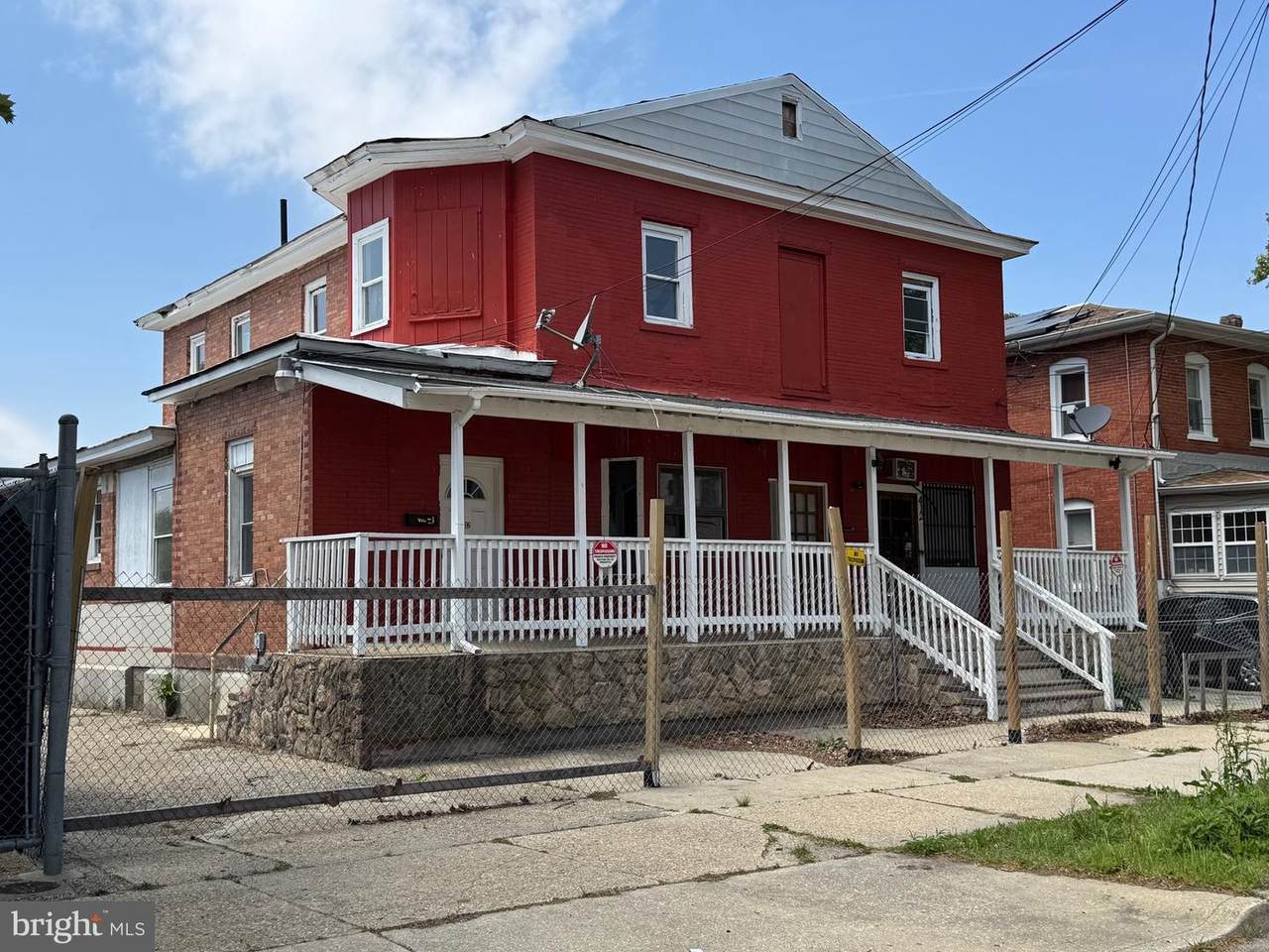 412 6TH Street - Photo 1