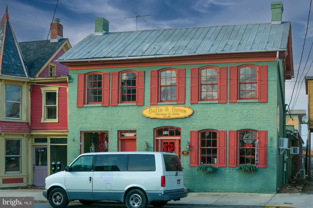 118 W Martin - Photo 1