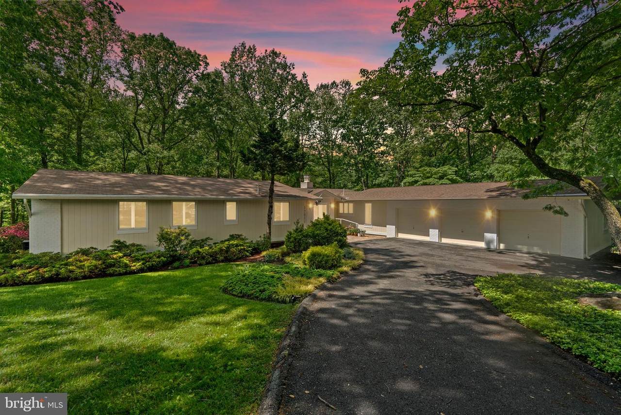 17810 Pond Road - Photo 1