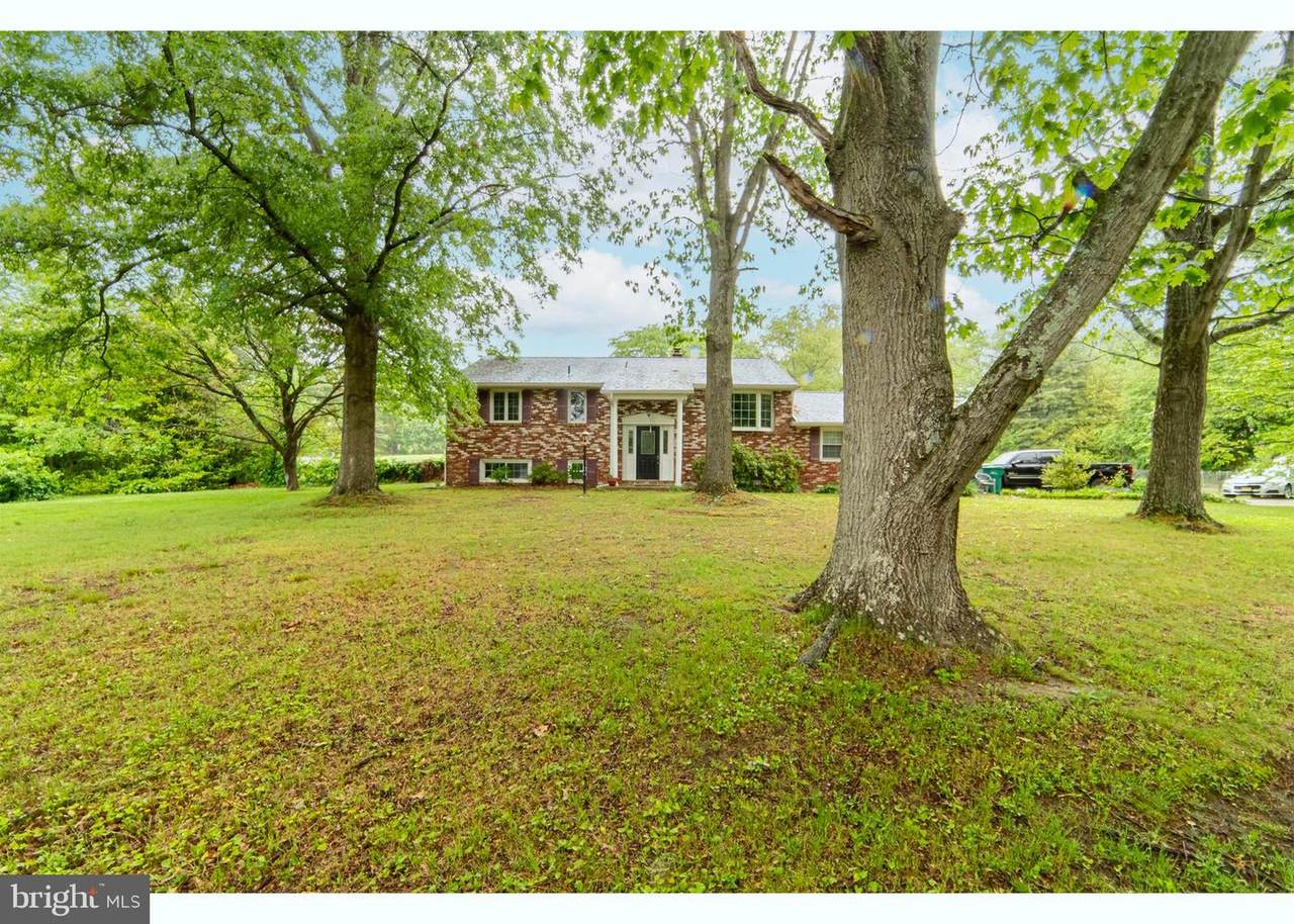 39 Holly Lane - Photo 1
