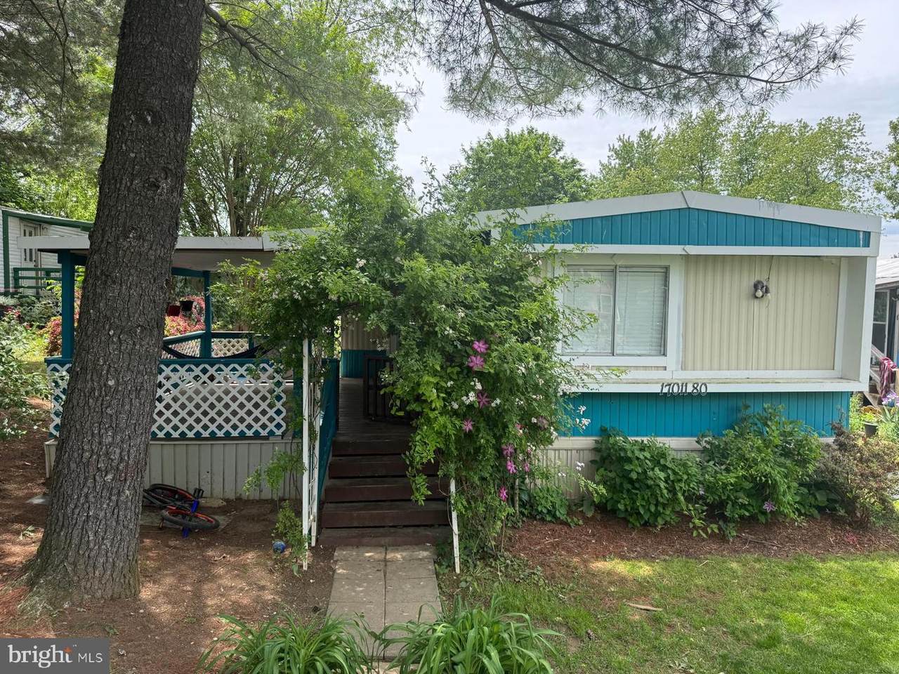 17011 Oakleigh Way - Photo 1