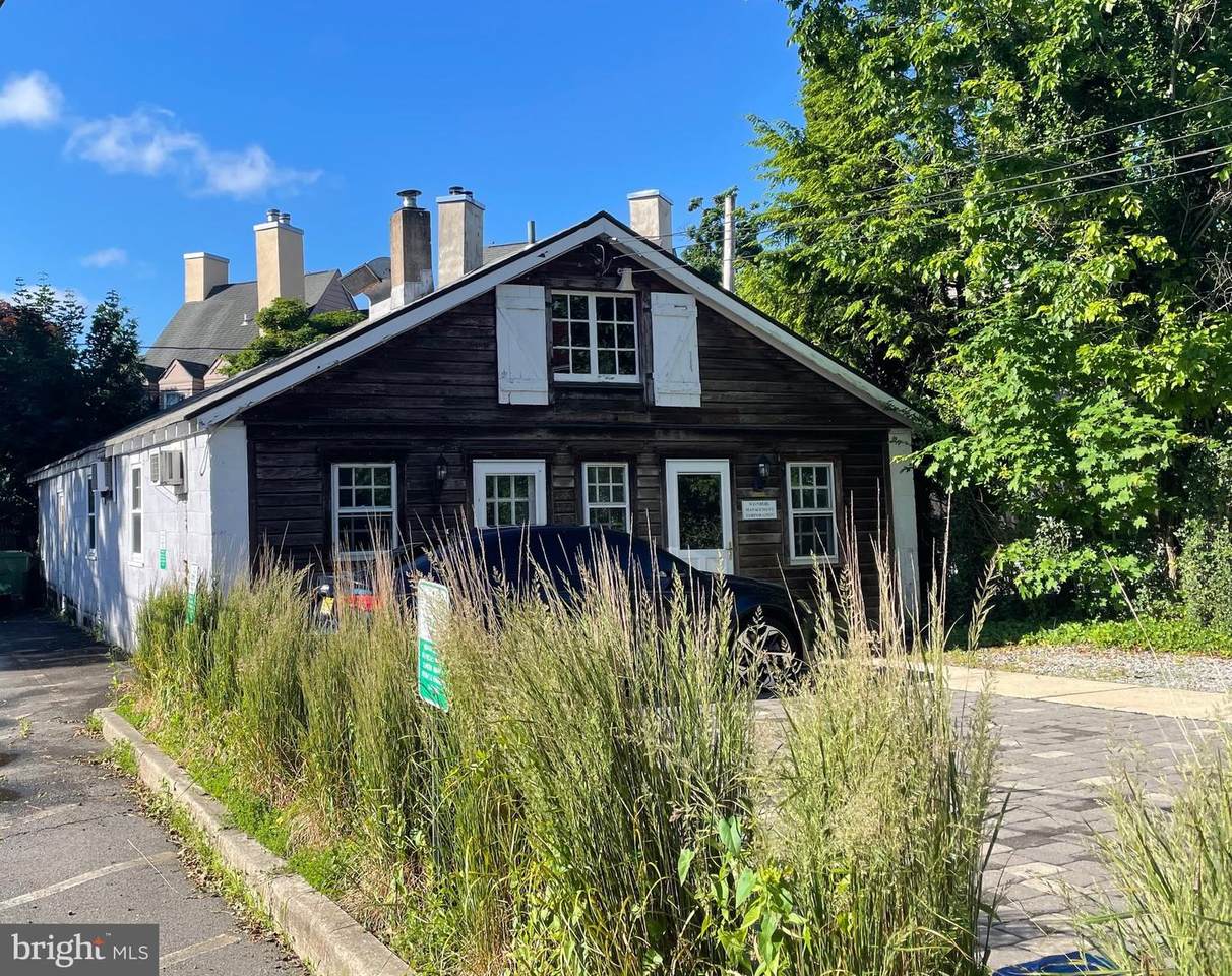 217 Nassau Street - Photo 1