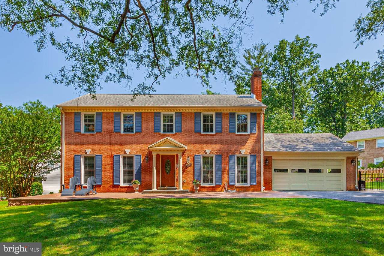 4725 Jasmine Drive - Photo 1
