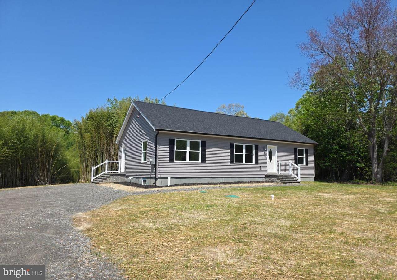 213 Newport Road - Photo 1