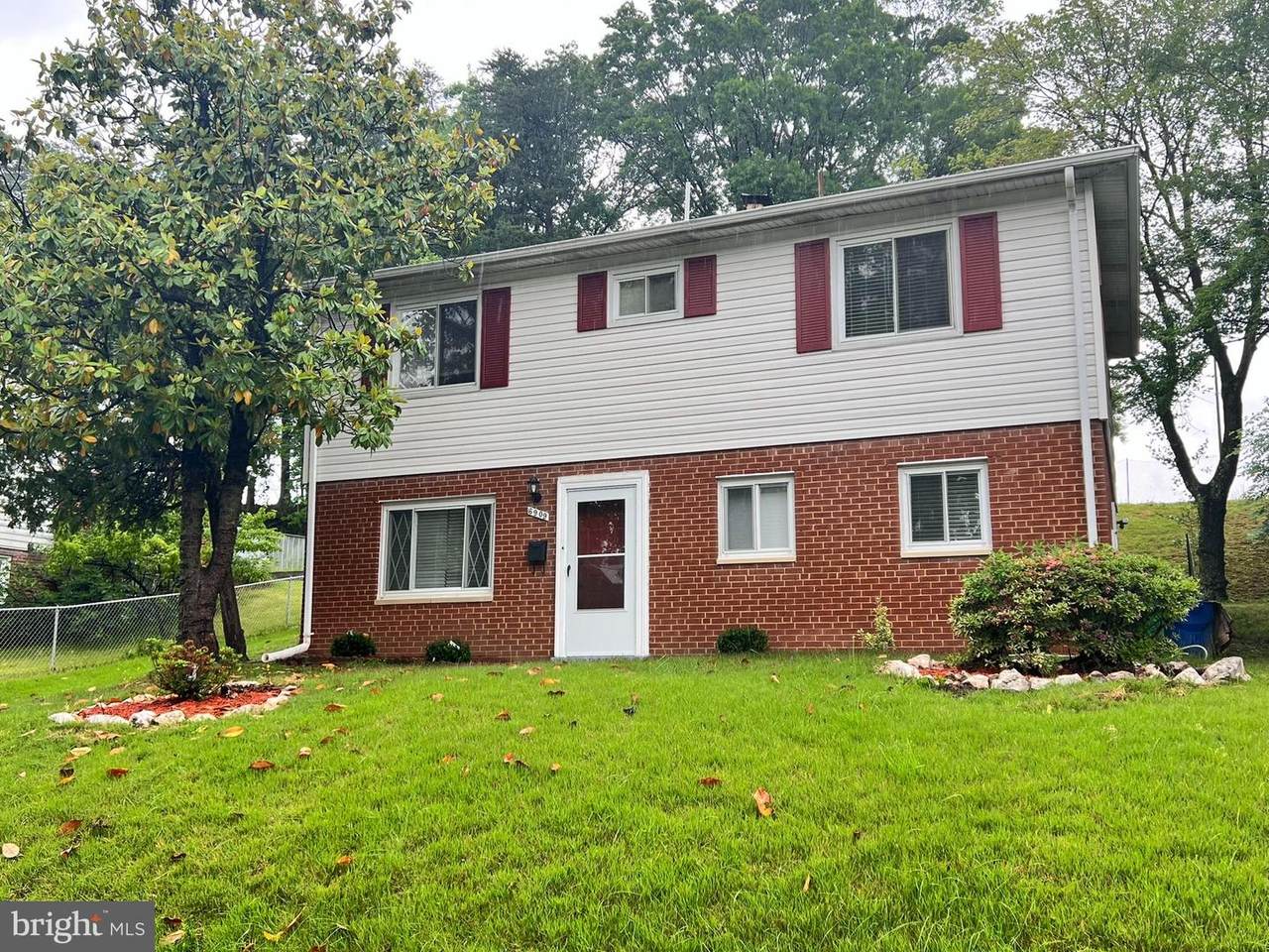 6909 Furman Parkway - Photo 1