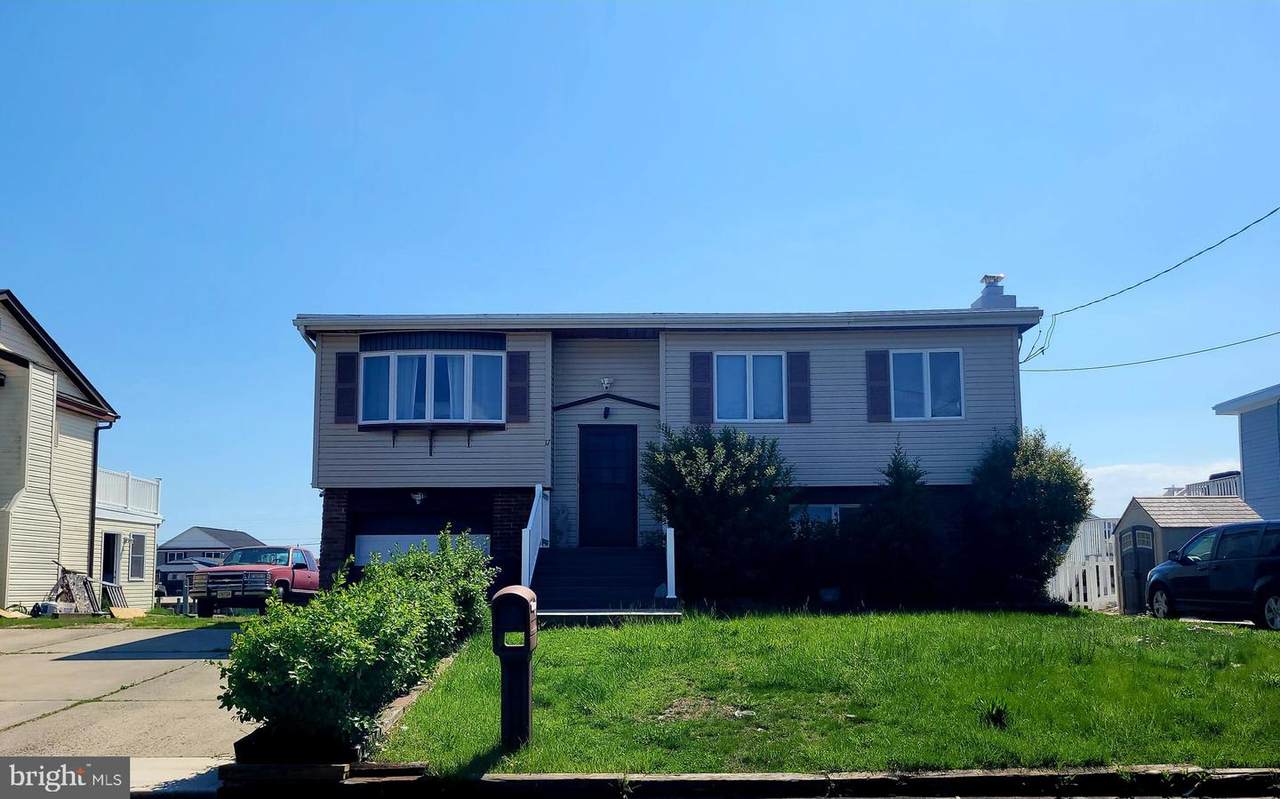 17 Delaware Drive - Photo 1