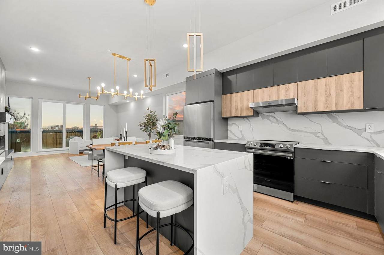 2201 Somerset Street - Photo 1