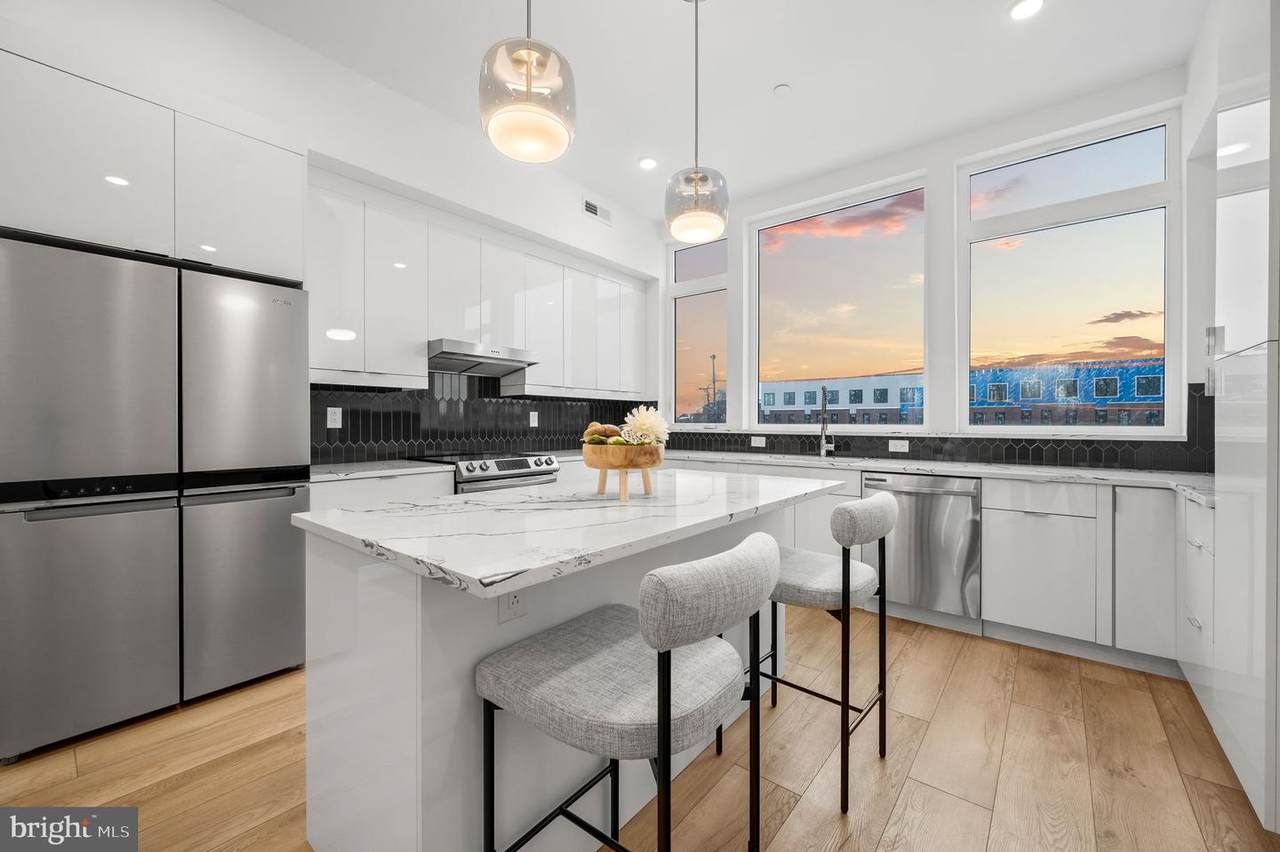 2201 Somerset St - Photo 1