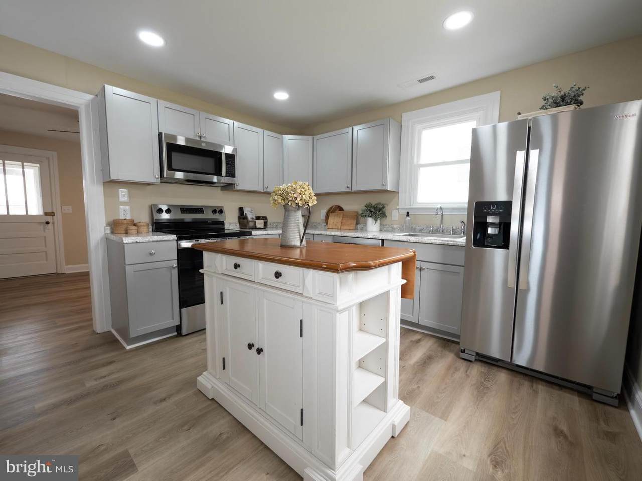 537 Hillman Drive - Photo 1