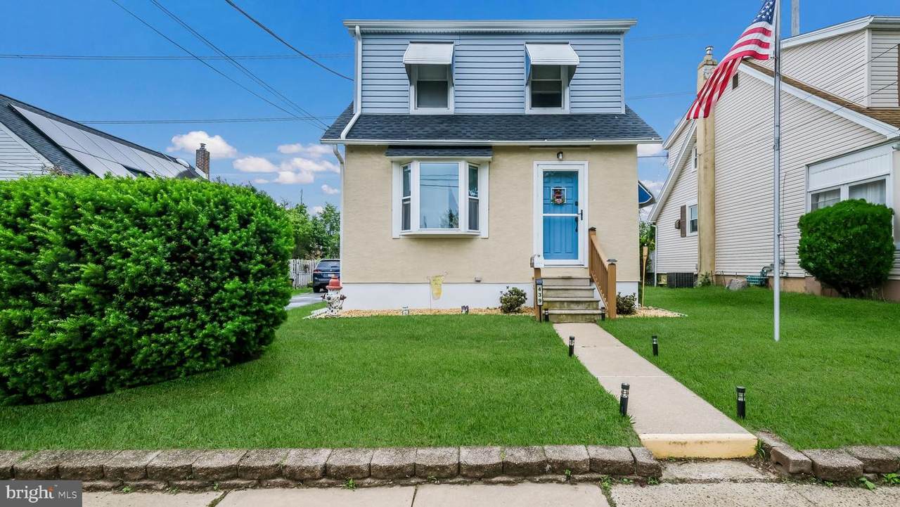 439 Hillcrest Avenue - Photo 1