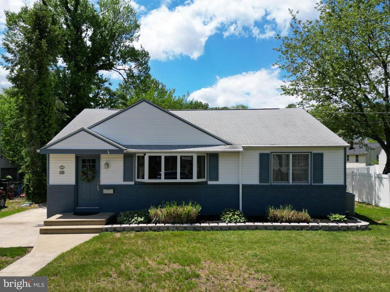 38 Ward Avenue - Photo 1