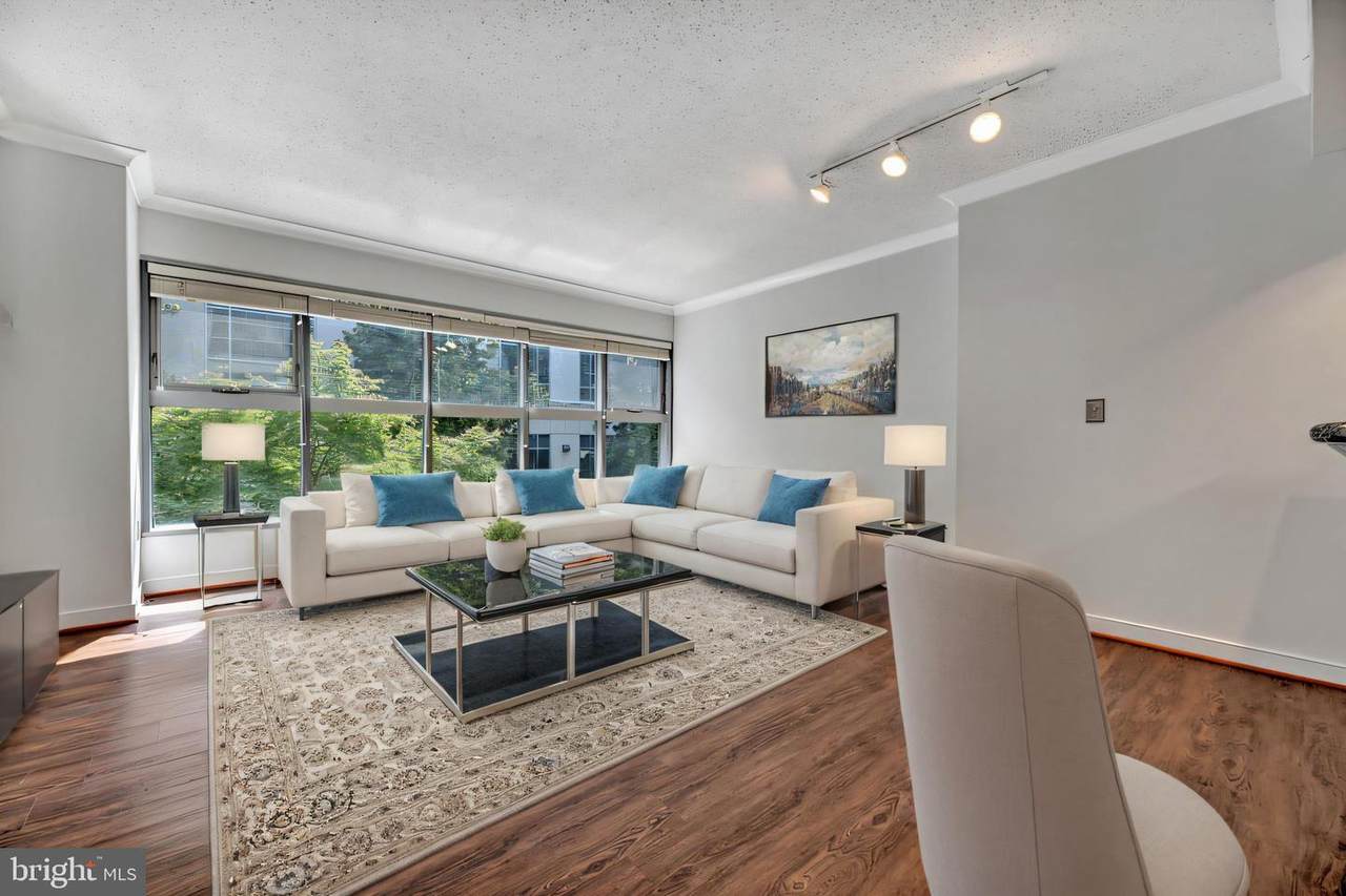 777 7TH Street - Photo 1