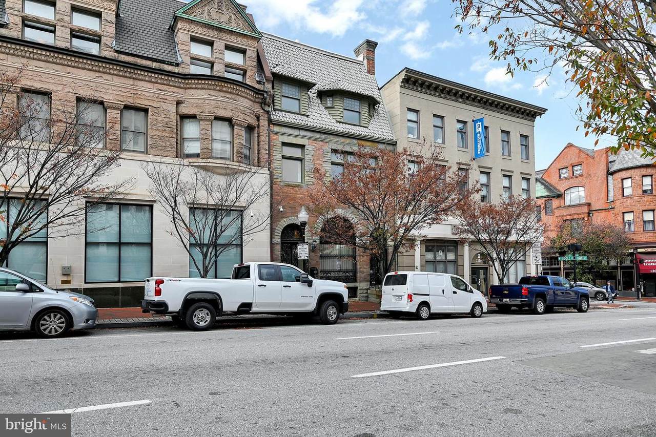 1126 Charles Street - Photo 1