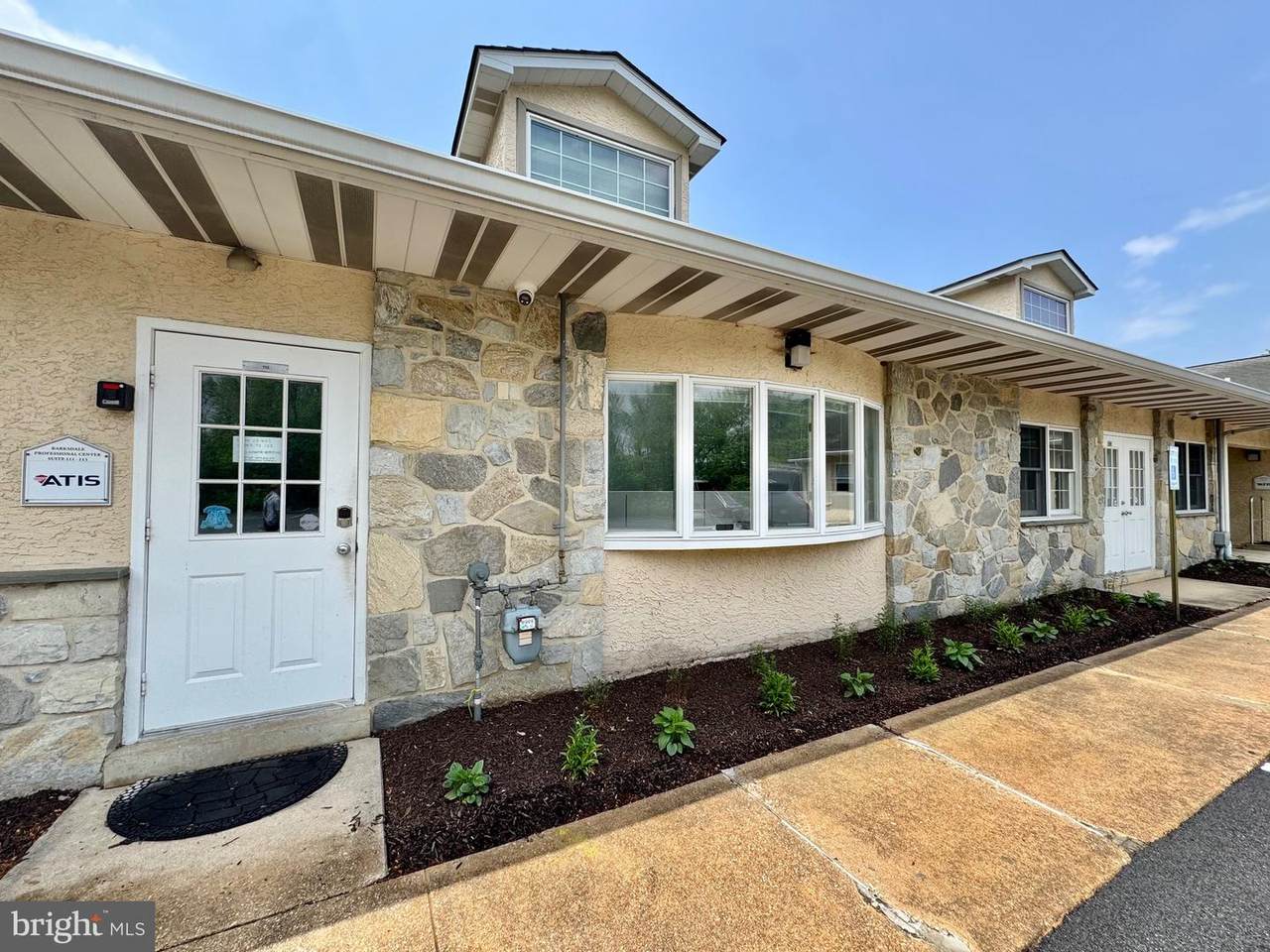 111/113 Barksdale Professional Center - Photo 1