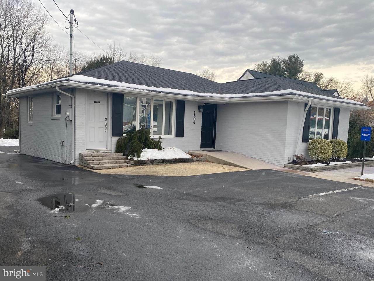 1806 Springdale Road - Photo 1