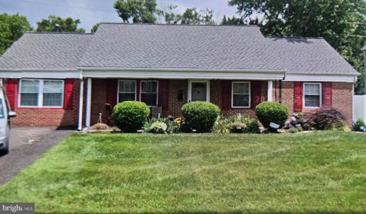 114 Nottingham Drive - Photo 1