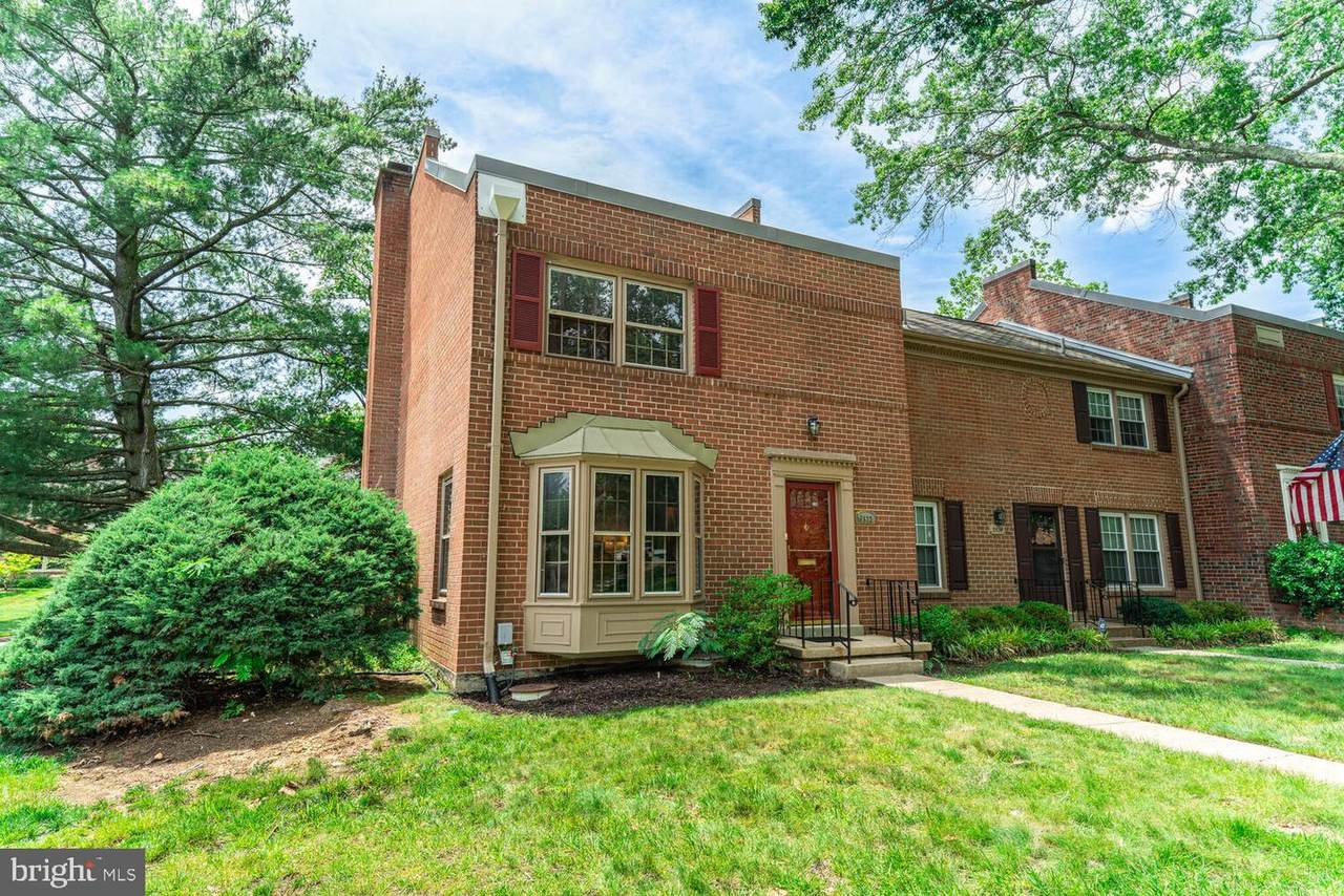 5932 Queenston Street - Photo 1