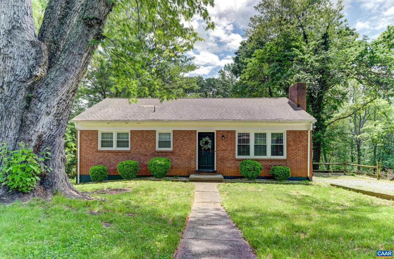 1026 Oakmont Cir - Photo 1