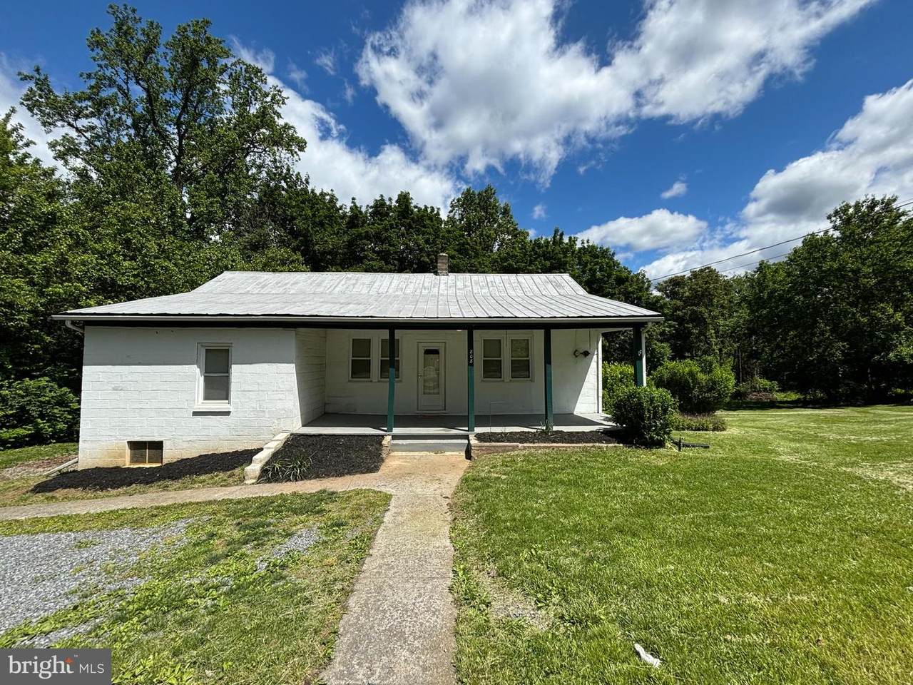 808 Chestnut Hill Road - Photo 1