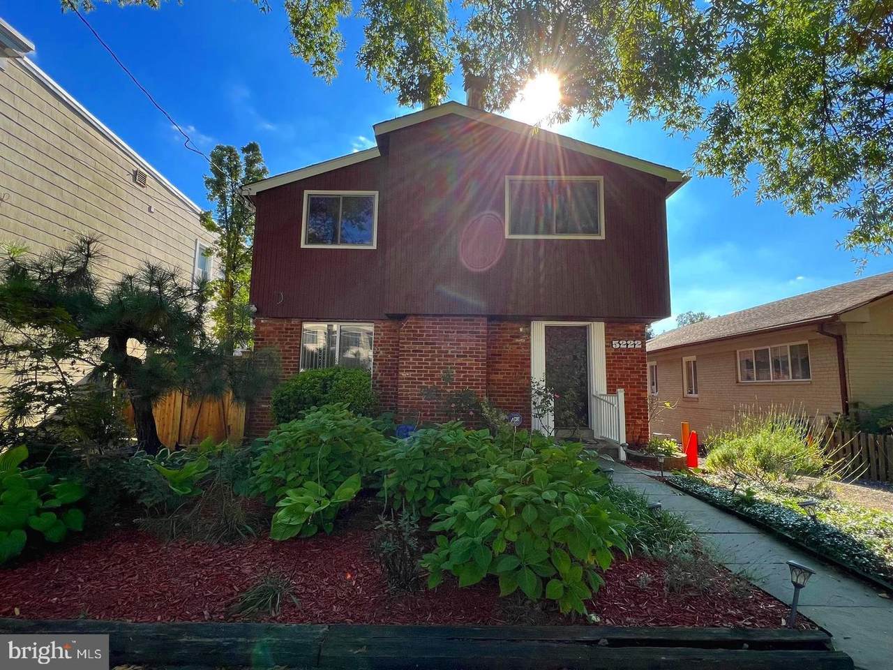 5222 Macarthur Boulevard - Photo 1