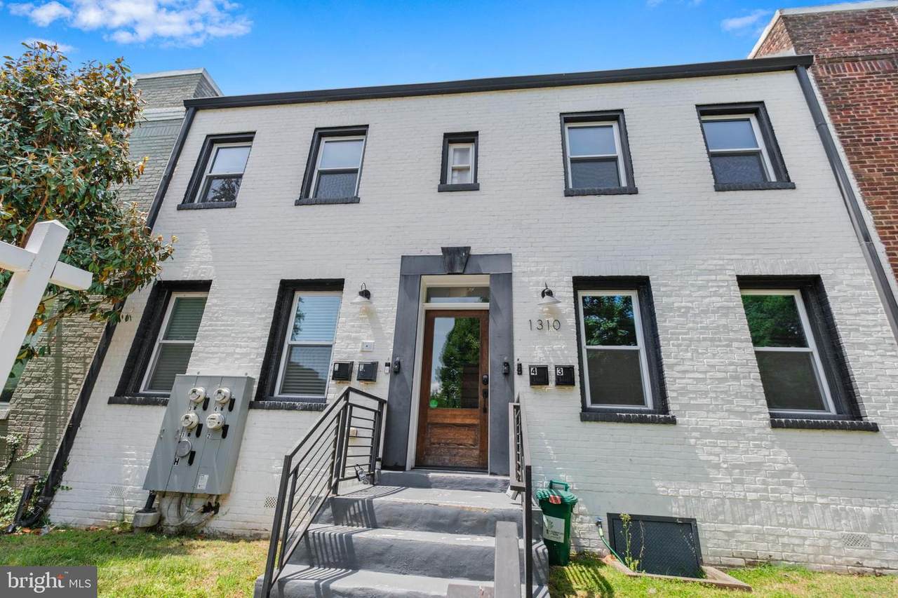 1310 Holbrook Street - Photo 1