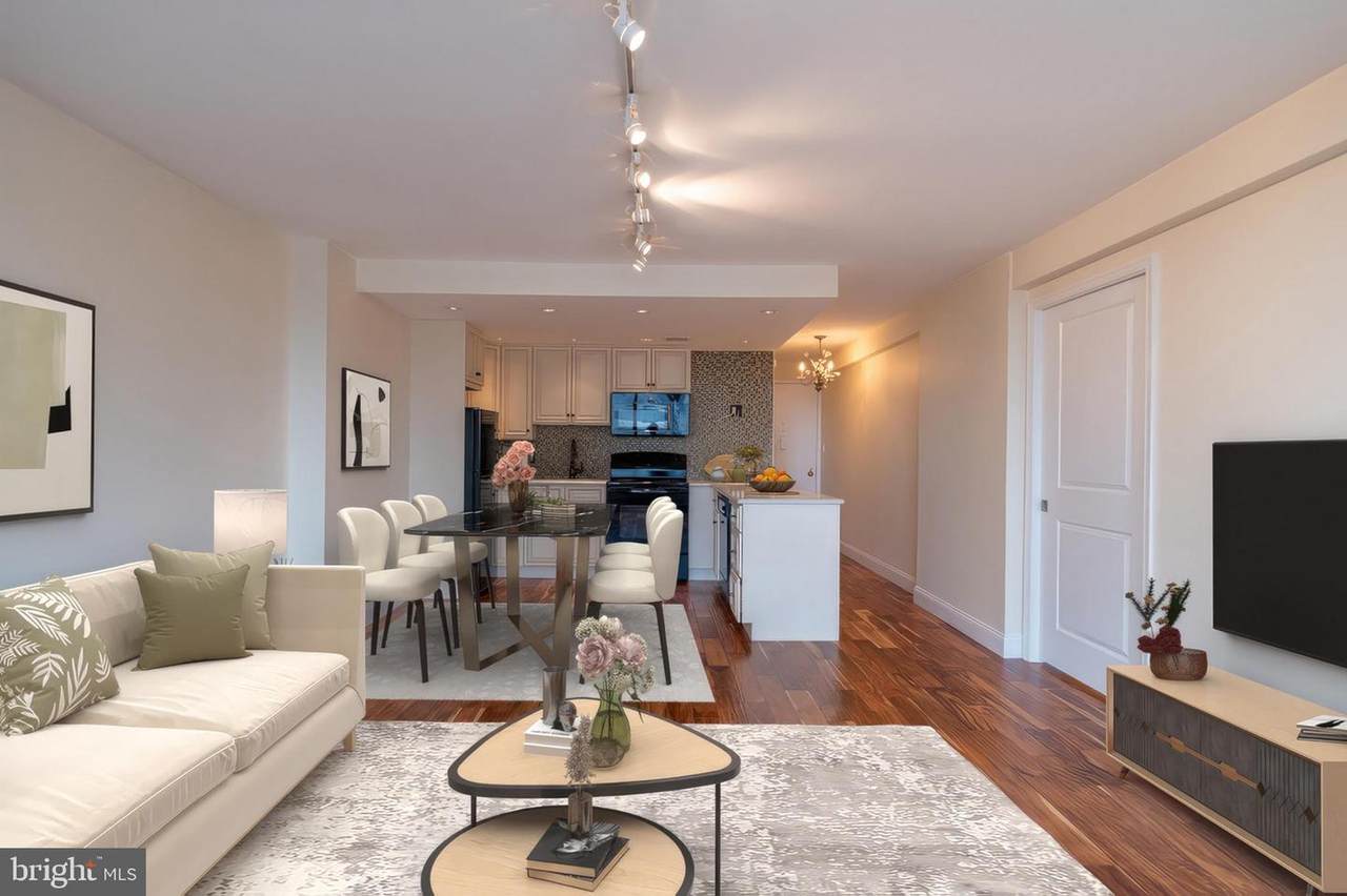 1919 Chestnut Street - Photo 1