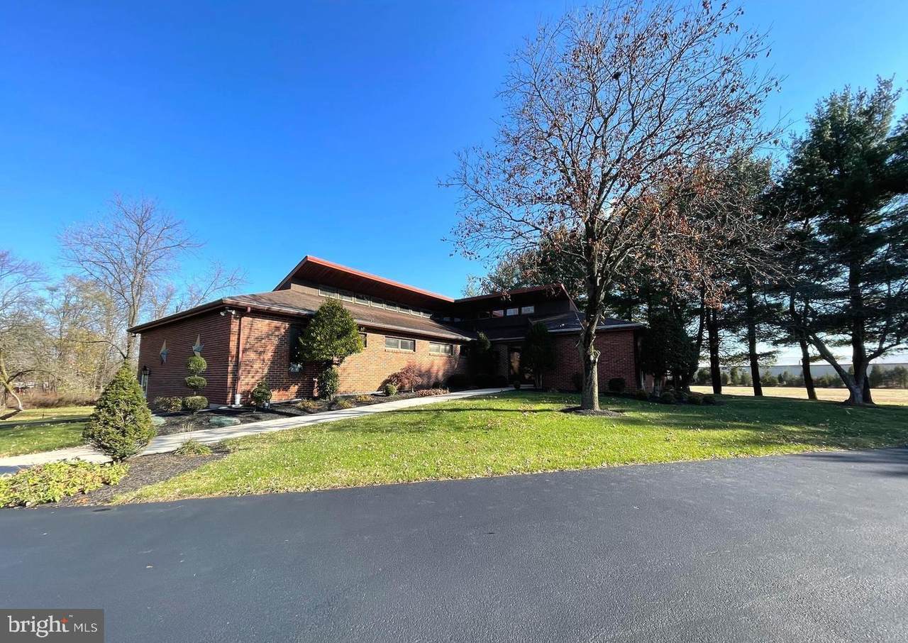 1311 Ben Franklin Highway - Photo 1