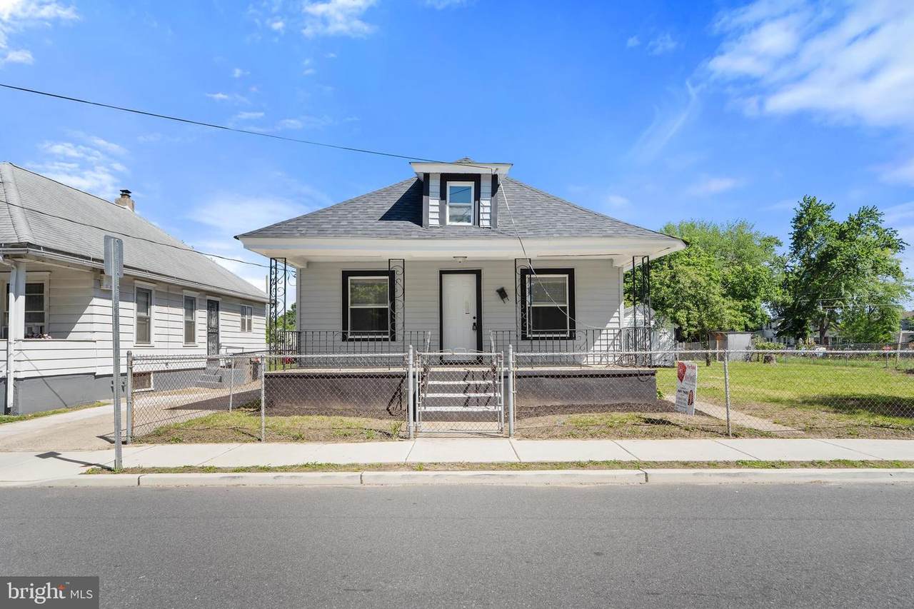 311 Washington Street - Photo 1