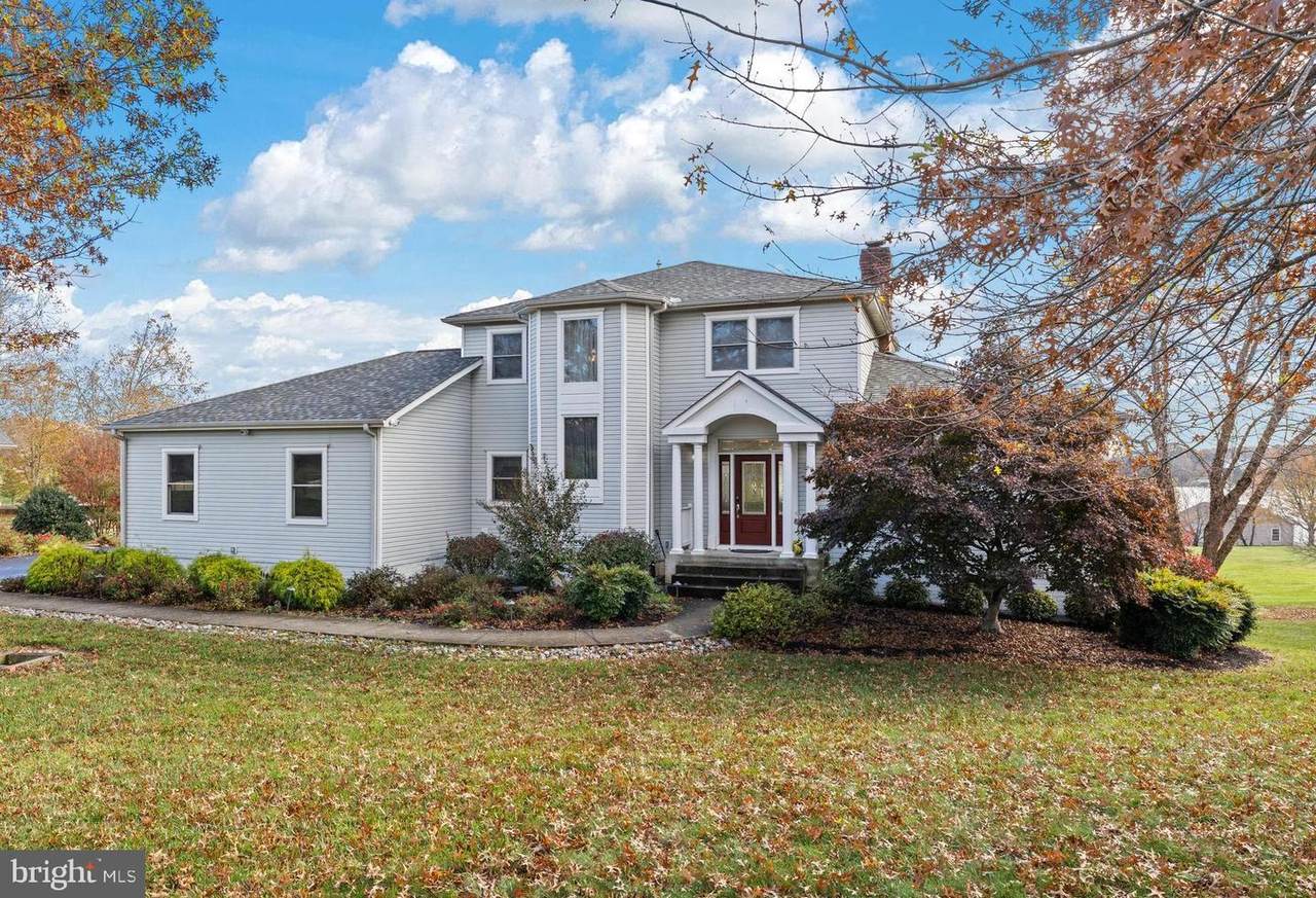 5805 Crescent Point Drive - Photo 1