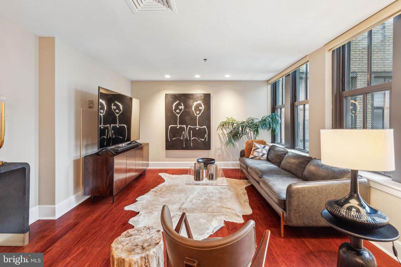 1500 Chestnut Street - Photo 1