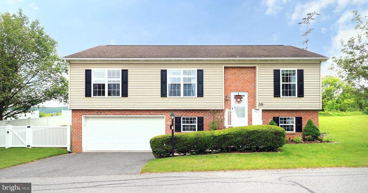 218 Independence Avenue - Photo 1
