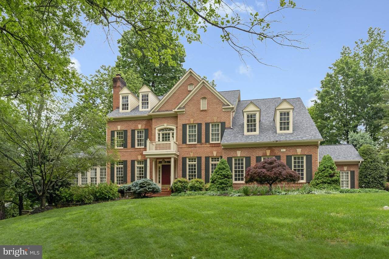 7811 Crownhurst Court - Photo 1