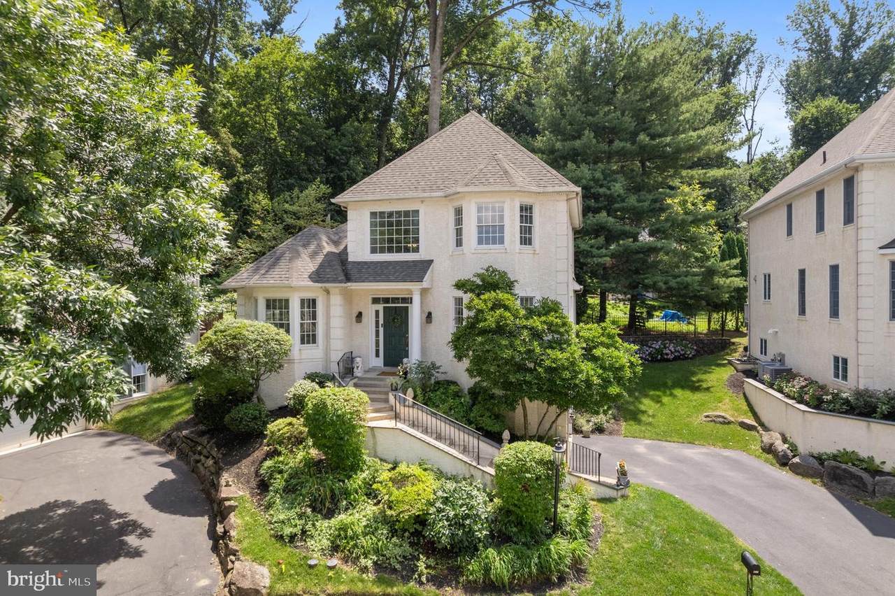 411 Merion Hill Lane - Photo 1