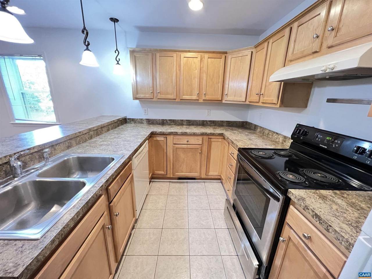 702 Delevan St - Photo 1